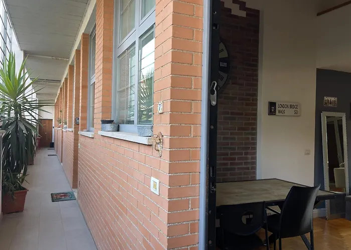Nos Design - The Movie Loft Apartment Rom